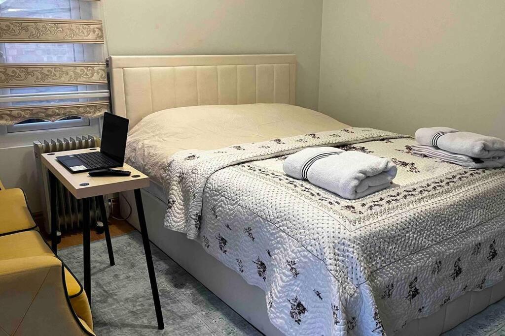 Charming Private Guest House Энфилд Экстерьер фото